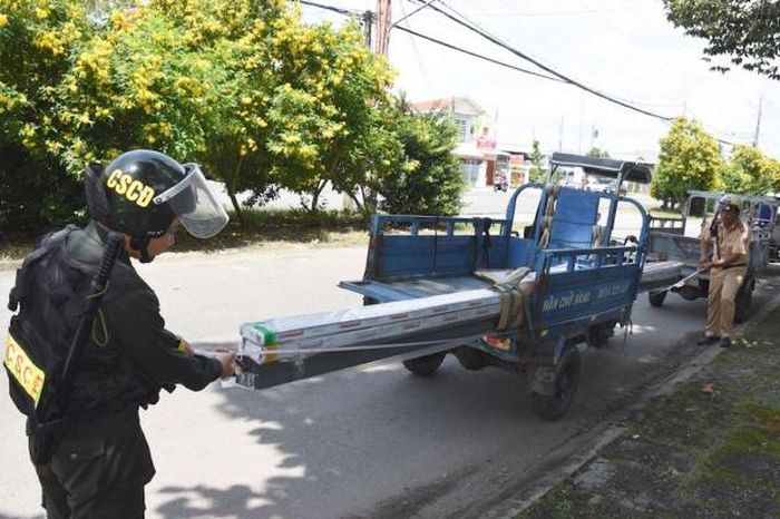 Từ đầu năm đến nay, lực lượng CSGT toàn tỉnh đã phát hiện, lập biên bản vi phạm hành chính đối với 120 trường hợp vi phạm. 
