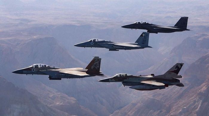 Israel nhiều lần tuyên bố sẵn sàng thực hiện biện pháp quân sự nhằm ngăn chặn sự phát triển chương trình hạt nhân của Iran, cáo buộc Tehran đang nỗ lực sản xuất vũ khí hạt nhân.