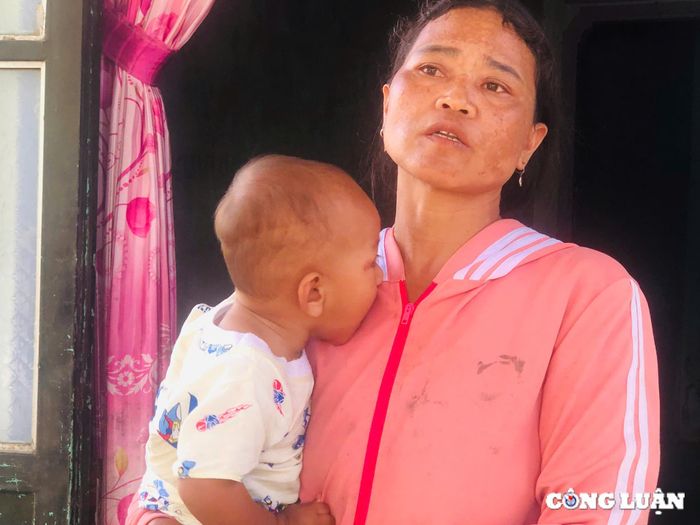  Chồng bị bắt đã hơn nửa năm nay song bà Y Nguyên vẫn chưa thể chấp nhận sự thật 