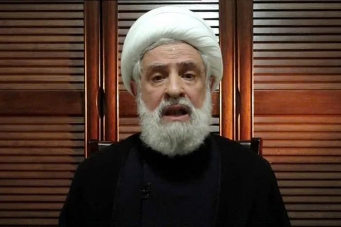  Phó thủ lĩnh Hezbollah Naim Qassem phát biểu tại một địa điểm không xác định ngày 30/9. Hình ảnh từ video của đài truyền hình al-Manar. 