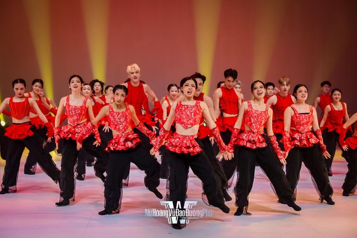 Hai game show ca nhạc của 63 nam nghệ sĩ khiến thị trường game show Việt sục sôi hơn bao giờ hết. 