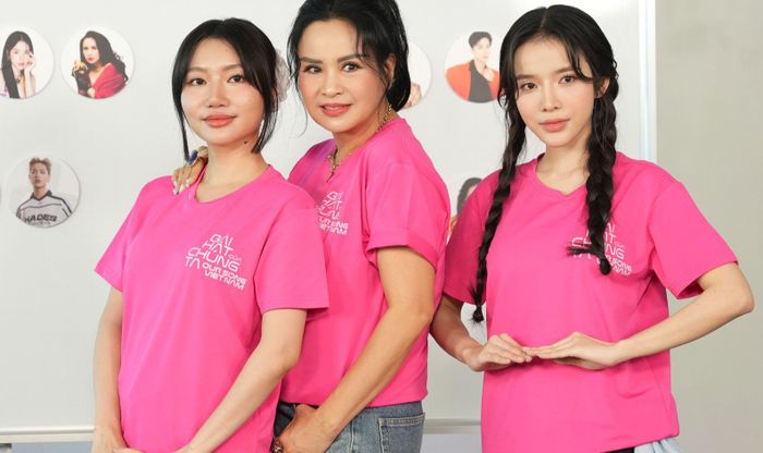 Diva Thanh Lam (giữa) hồi xuân khi hát nhạc trẻ cùng Orange (bìa trái), LyLy trong show Our Song Việt Nam. 