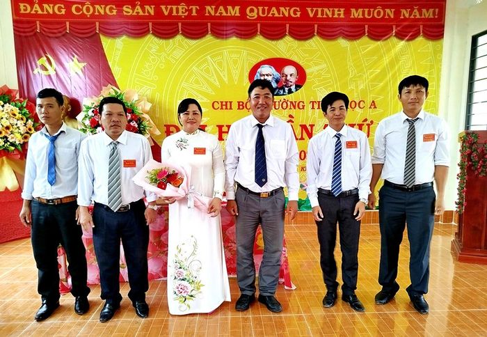 Chúc mừng Chi ủy nhiệm kỳ 2025 - 2027