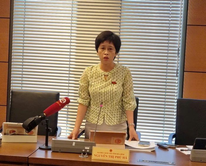 Phó Chủ nhiệm Ủy ban Tài chính, Ngân sách Nguyễn Thị Phú Hà phát biểu thảo luận. Ảnh: Đ. KHOA