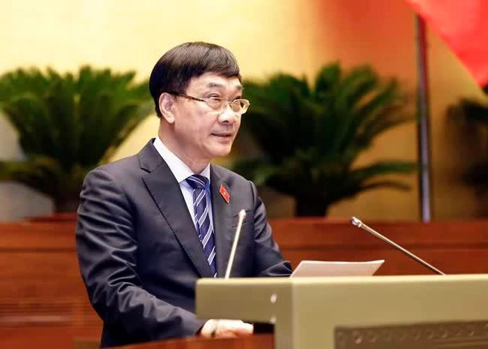 Ủy viên Ủy ban Thường vụ Quốc hội, Chủ nhiệm Ủy ban Kinh tế của Quốc hội, Phó Trưởng Đoàn giám sát của Quốc hội Vũ Hồng Thanh trình bày Báo cáo của Đoàn giám sát của Quốc hội. Ảnh: Doãn Tấn - TTXVN