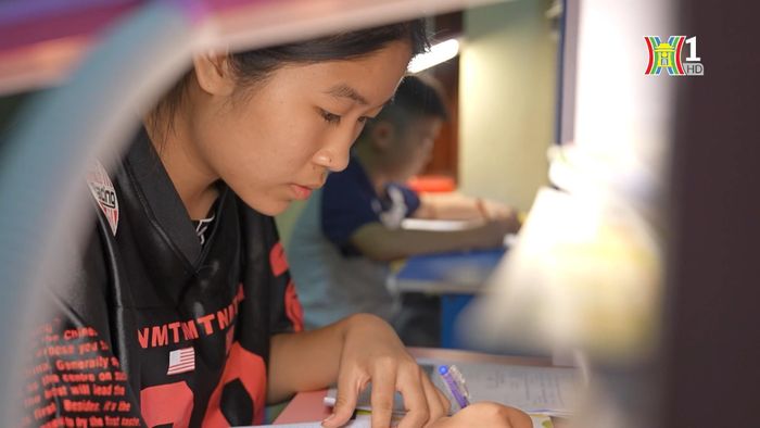 Bản thân các em học sinh cũng cảm thấy mình được ưu tiên khuyến khích trong học tập.