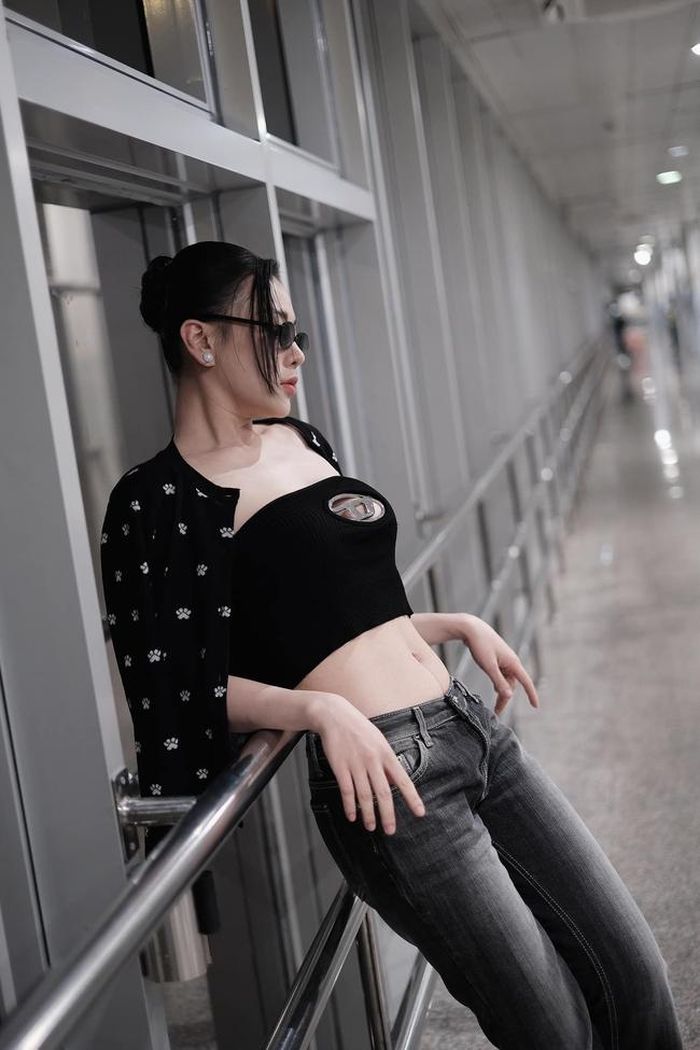 Phương Oanh cảm thấy "trộm vía" khi không bị rạn trong giai đoạn mang thai, người đẹp động viên chị em chịu khó tập luyện để nhanh về dáng. (Ảnh: FBNV)