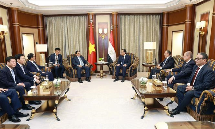  Thủ tướng Phạm Minh Chính và Thủ tướng Ai Cập Mostafa Madbouly cùng đại biểu hai nước. 