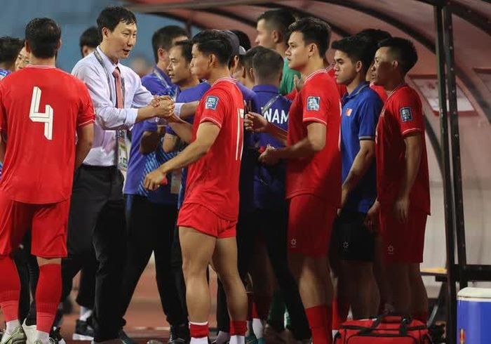 Bài toán khoảng cách thế hệ ở ĐT Việt Nam mà HLV Kim Sang Sik cần tìm lời giải có ý nghĩa rất quan trọng. Ảnh: Hoàng Linh