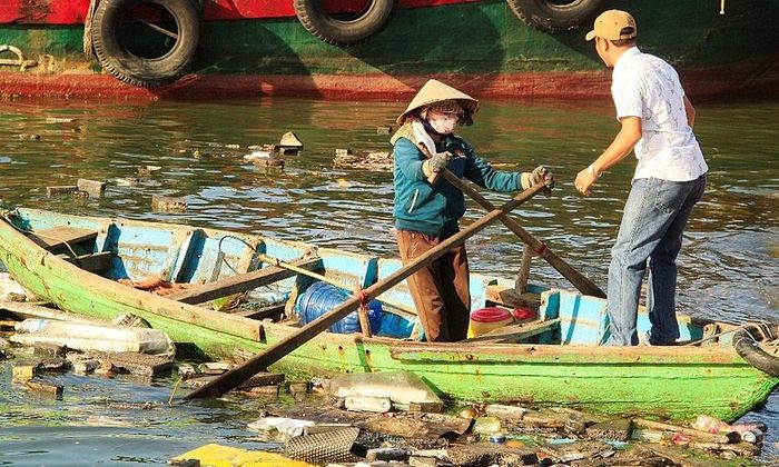 Khu vực đầm Thị Nại là nơi mưu sinh của những hộ dân nghèo.