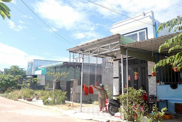 Những ngôi nhà mới tại Khu tái định cư khu vực 6, phường Nhơn Bình.