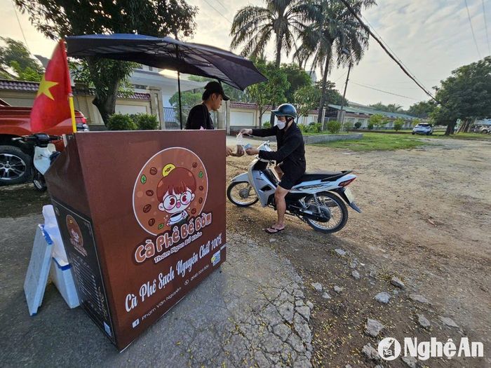 Tính nhanh gọn và tiện lợi giúp mô hình kinh doanh này hút khách. Ảnh: T.P