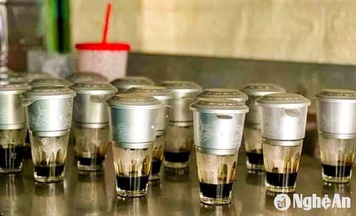 Thực đơn đơn giản, pha chế dễ là lựa chọn của những người kinh doanh mô hình này. Ảnh: T.P