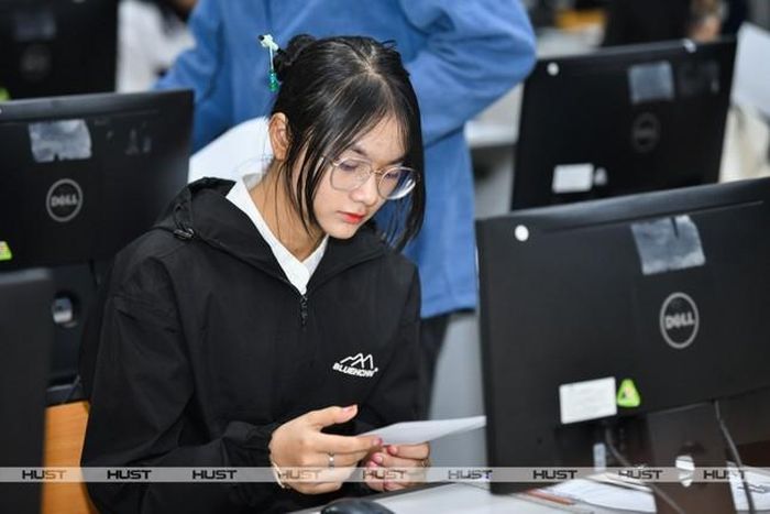 Thí sinh tham dự Kỳ thi Đánh giá tư duy (TSA) tháng 12/2023.