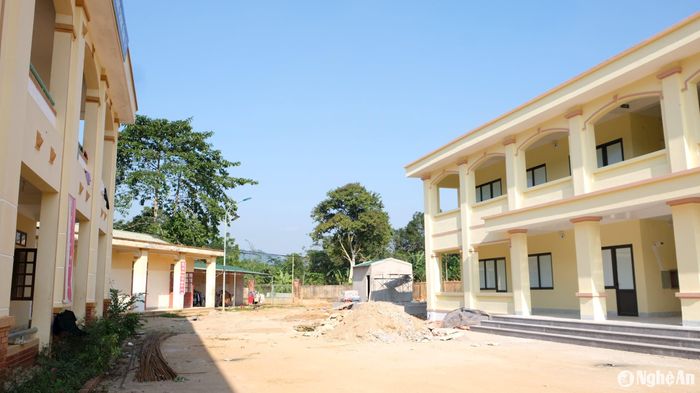 Nhiều hạng mục được xây dựng mới tại Trường PT DTNT THCS Quế Phong. Ảnh: Mỹ Hà