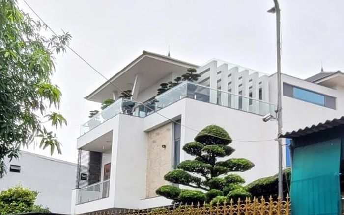 Công ty Trọng Tín trúng đấu giá 3/4 mỏ khoáng sản với giá cao ngất ngưởng, cùng một kịch bản khi 3 doanh nghiệp trả giá cao ở vòng 1 đều "từ chối" đấu giá vòng 2. 