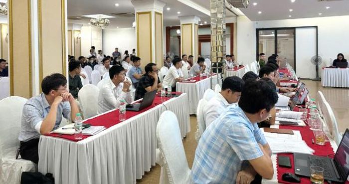 Các doanh nghiệp tham gia đấu giá khoáng sản đợt 1 năm 2024 cũng như dư luận tại Hà Tĩnh đang rất mong cơ quan chức năng sớm làm rõ những "bất thường" tại phiên đấu giá do Công ty Đấu giá hợp danh Minh Nhật tổ chức nhưng có sự tham gia của người nhà và trúng đấu giá. 