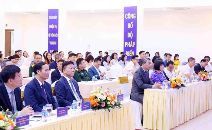 Phó Thủ tướng Chính phủ Lê Thành Long tham dự Hội nghị.