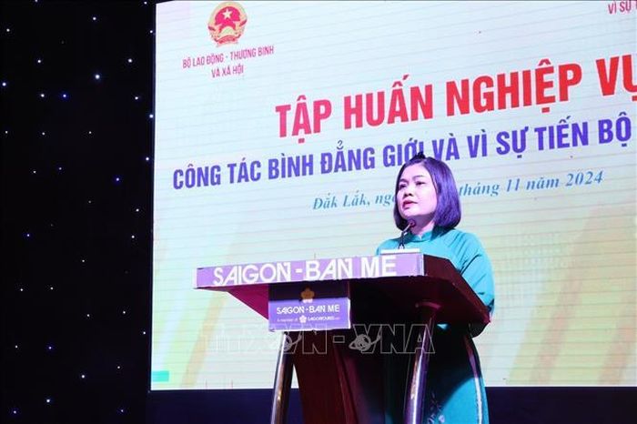 Phó Chủ tịch UBND tỉnh Đắk Lắk H’Yim Kđoh phát biểu chào mừng tại Hội nghị.