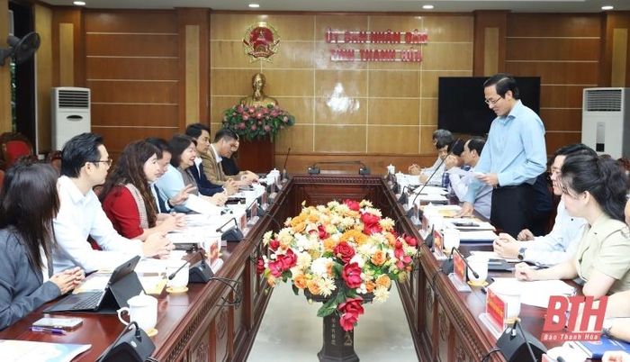 Toàn cảnh buổi làm việc.