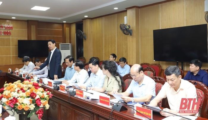 Đồng chí Lê Đức Giang, Phó Chủ tịch UBND tỉnh và các đại biểu tỉnh Thanh Hóa tại buổi làm việc.