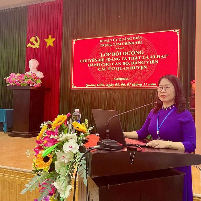 Trong thời gian 3 ngày, các học viên được tiếp thu 3 nội dung chính liên quan đến chuyên đề: “Đảng ta thật là vĩ đại”