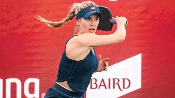 Nhà á quân Wimbledon 2014 Eugenie Bouchard trên sân pickleball