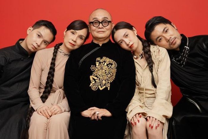 Hiện tại, Xuân Hinh vẫn có cuộc sống thoải mái bên gia đình (Ảnh: FBNV)
