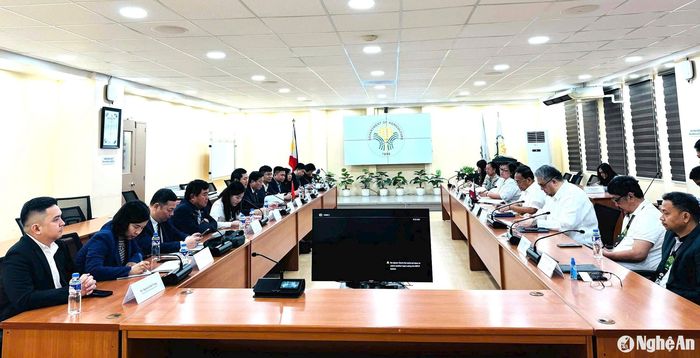 Đoàn công tác làm việc với Bộ Nông nghiệp Philippines. Ảnh: CSCC