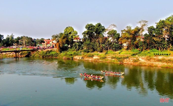  Lễ hội đua thuyền hàng năm là dịp để Nhân dân Sơn Giang giữ gìn, phát huy nét đẹp văn hóa của người dân vùng sông nước, đồng thời rèn luyện thể thao, kỹ năng ứng phó với thiên tai. 