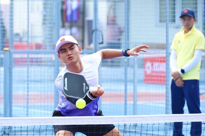 Pickleball là môn chơi mà cả khách quan lẫn chủ quan đều dễ tiếp cận học sinh, sinh viên. Ảnh: Kim Như