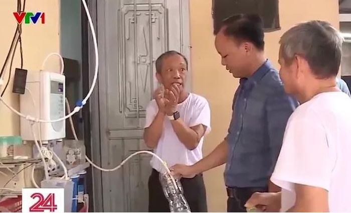 Sự việc 1 người dân tự tuyên truyền và dùng nước ion kiềm để chữa bệnh, trong đó có cả bệnh ung thư, là phản cảm, thổi phồng công dụng sản phẩm. Nước kiềm tốt cho cơ thể nhưng không phải là thuốc để chữa bệnh.
