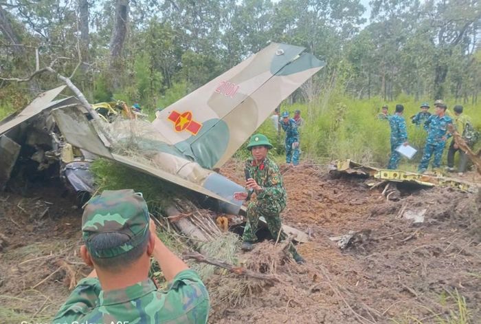  Hiện trường nơi máy bay Yak-130 rơi. (Ảnh: TT) 