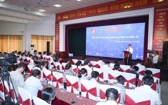 Toàn cảnh Lễ ra mắt giao diện mới Báo Nghệ An điện tử. Ảnh: Đức Anh