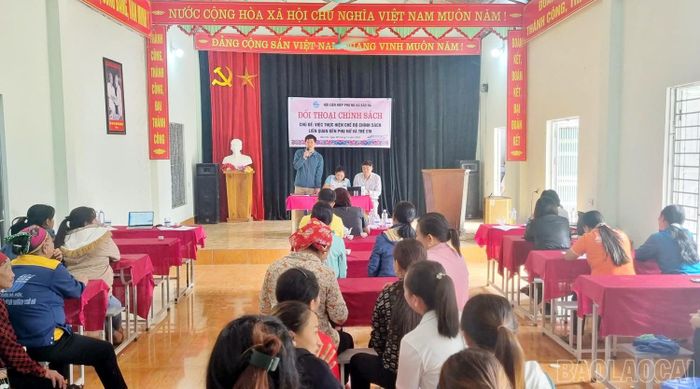 Hội nghị đối thoại chính sách tại xã Bảo Hà.