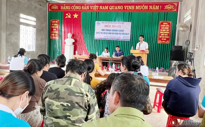 Hội nghị đối thoại chính sách tại xã Xuân Hòa.