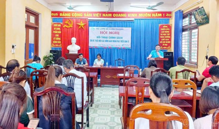 Hội nghị đối thoại chính sách tại xã Xuân Thượng.