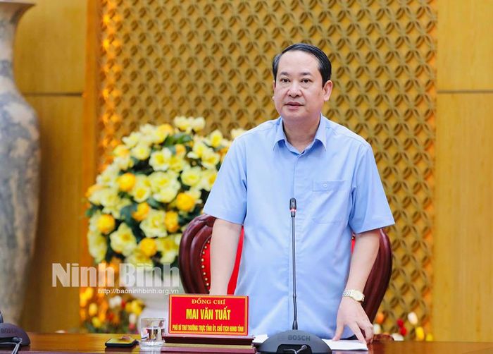 Đồng chí Phó Bí thư Thường trực Tỉnh ủy, Chủ tịch HĐND tỉnh Mai Văn Tuất phát biểu tại hội nghị.