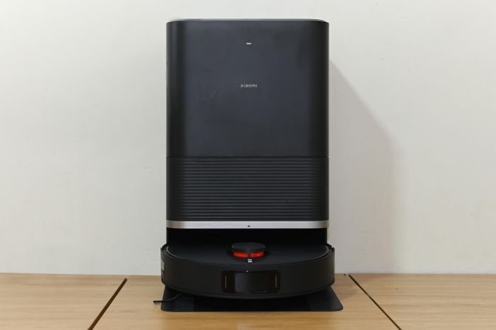 Là dòng robot hút bụi đắt tiền nhất của Xiaomi tại Việt Nam, X20 Max có đầy đủ các công nghệ hiện đại như tự làm sạch, giặt sấy giẻ lau, lấy rác tự động. Do vậy, người dùng gần như chỉ cần đặt lịch để thiết bị vệ sinh nhà, rất ít khi phải thực hiện thao tác hỗ trợ.