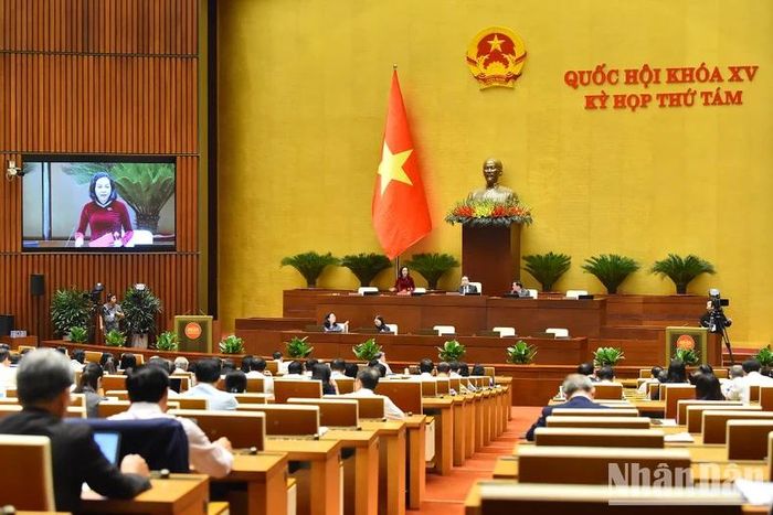 Quang cảnh phiên họp sáng 9/11. (Ảnh: THỦY NGUYÊN)