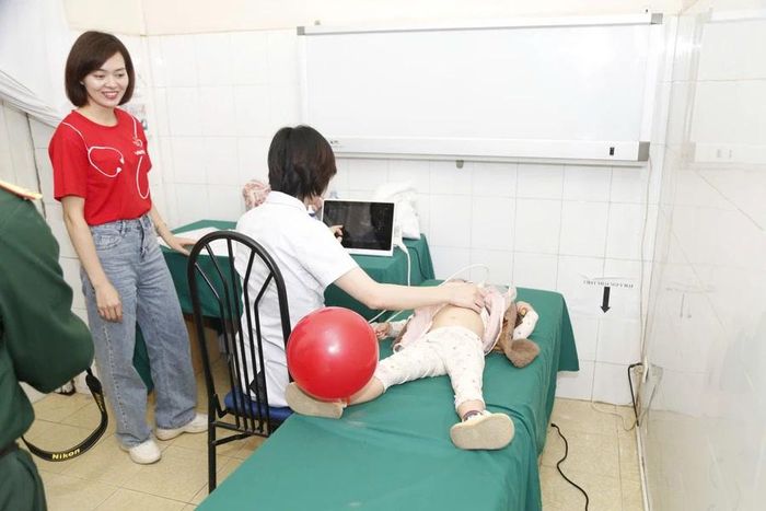 Trẻ em dưới 18 tuổi được khám sàng lọc tim miễn phí ở Điện Biên.