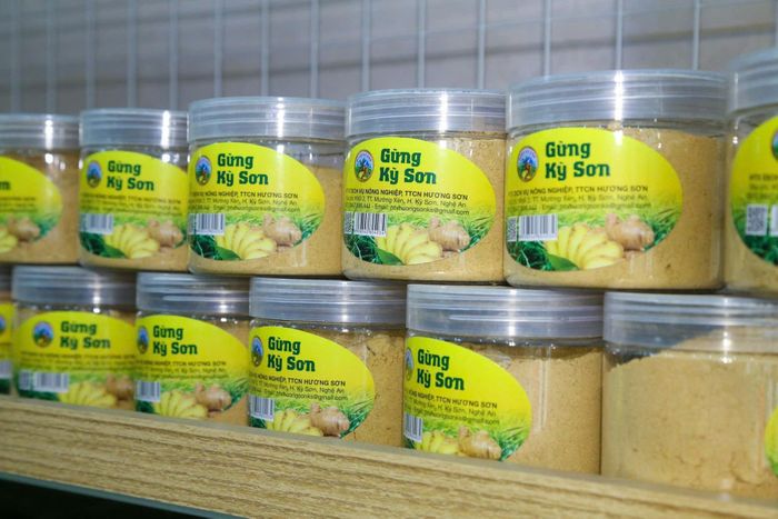 Gừng Kỳ Sơn được chế biến thành nhiều sản phẩm đa dạng sau khi được công nhận sản phẩm OCOP. Ảnh: P.V