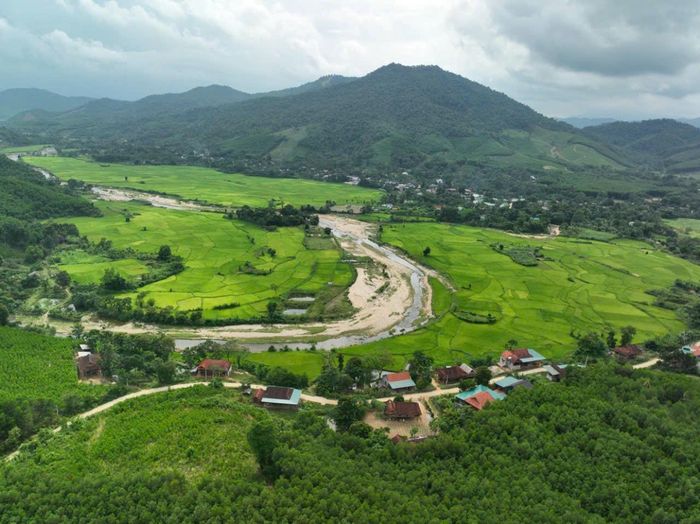 Xã Châu Phong nhìn từ trên cao. Ảnh: Tiến Hùng
