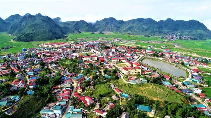 Thị trấn Sìn Hồ yên bình.