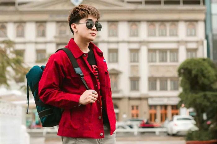 Chi Dân có được tài sản lớn sau nhiều năm đi hát.
