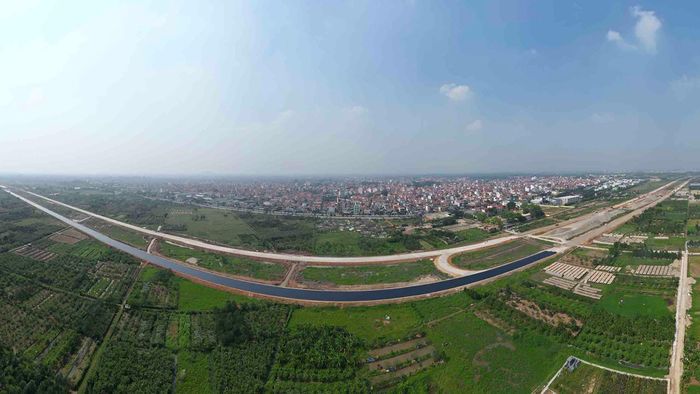 Đường song hành Vành đai 4 đoạn qua Hà Nội dài 57km dự kiến hoàn thành trong năm 2025. Ảnh: Hữu Chánh