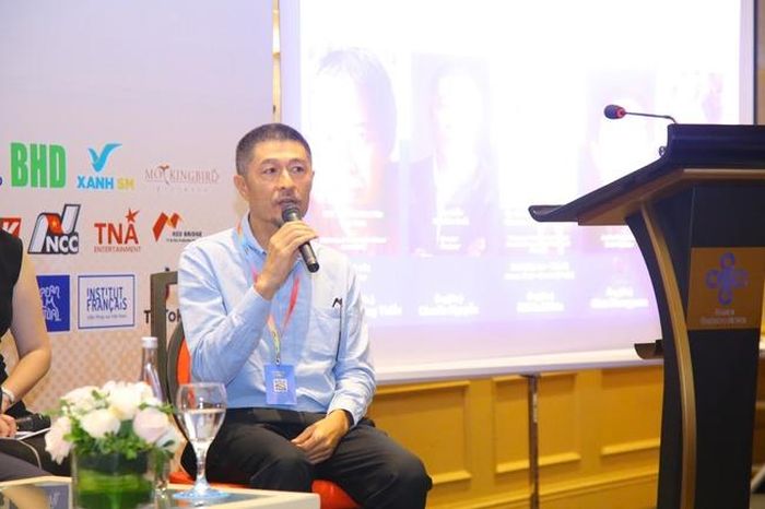 Đạo diễn Charlie Nguyễn
