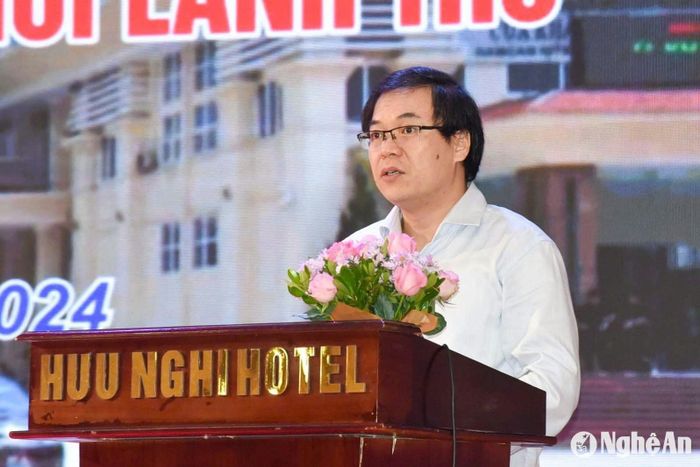 Đồng chí Phạm Trung Nghĩa - Trợ lý Vụ trưởng Vụ Chính sách Pháp lý và Thông tin, Bộ Ngoại giao quán triệt các chuyên đề. Ảnh: TL