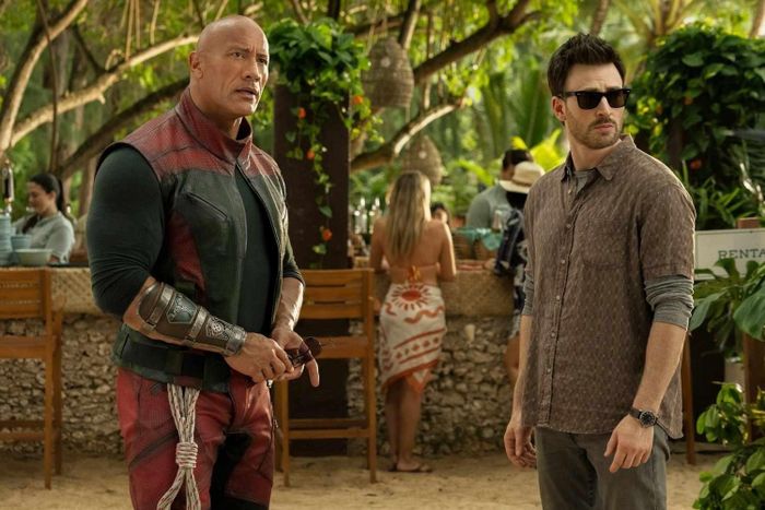 The Rock đóng chính trong Red One. Ảnh: Warner Bros.