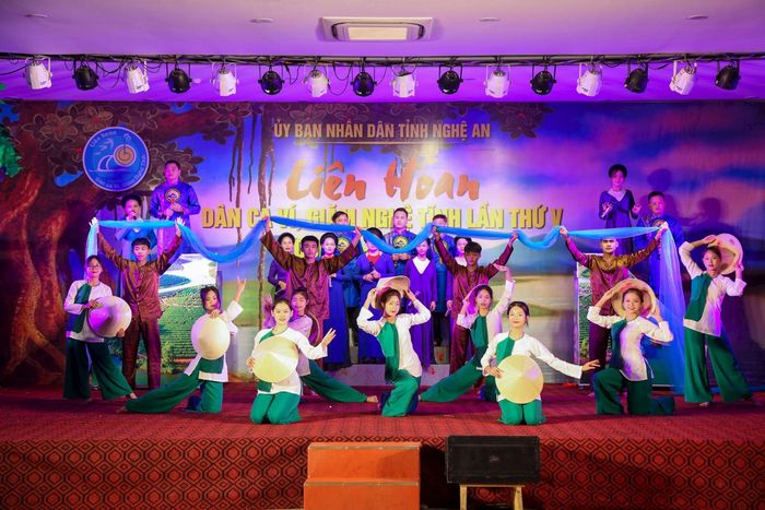 Một tiết mục tham gia Liên hoan Dân ca ví, giặm tỉnh Nghệ An, cụm II. Ảnh: Minh Quân